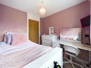 Bedroom- click for photo gallery